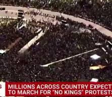 ABD halkı sokaklara d&ouml;k&uuml;ld&uuml;! "Krallara hayır" isyanı: Trump'a karşı tarihi protesto