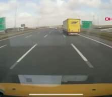 Otoyolda makas dehşeti: Kontrolden &ccedil;ıkan ara&ccedil; bariyere ok gibi saplandı