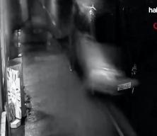 Arnavutk&ouml;y'de tekel bayisinde &ccedil;ıkan tartışmada silahlar konuştu