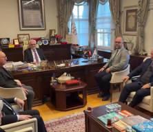 İZ&Uuml;&rsquo;de rekt&ouml;rl&uuml;k g&ouml;revinde devir: İsmail K&uuml;&ccedil;&uuml;k d&ouml;nemi başladı