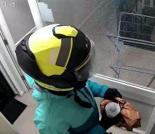 Londra'da evi basılan T&uuml;rk, 4 soyguncuyu b&ouml;yle kovaladı