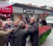 Seyyar satıcıdan zabıtaya tekme tokat saldırı: Pazarı birbirine kattı