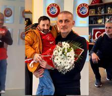 TFF Başkanı'nın K&ouml;ksal Baba'yı kucağına aldığı g&ouml;r&uuml;nt&uuml; paylaşım rekoru kırdı