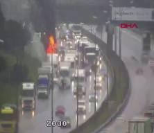 TEM Otoyolu&rsquo;nda korkutan yangın: TIR alevlere teslim oldu