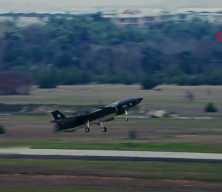 T&uuml;rkiye'nin insansız savaş u&ccedil;ağı KIZILELMA g&ouml;ky&uuml;z&uuml;nde