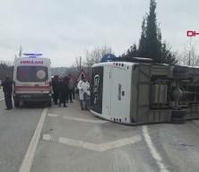 Yalova'da iş&ccedil;ileri taşıyan midib&uuml;s devrilmesi sonrasında 1 iş&ccedil;i hayatını kaybetti