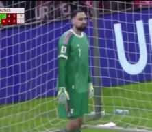 Bosna Hersek taraftarları, D&uuml;nya Kupası&rsquo;na gidecekleri penaltı &ouml;ncesinde tekbir getirdikleri anlar g&uuml;ndem oldu