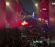  Bosna Hersek&rsquo;in 12 yıl aradan sonra D&uuml;nya Kupası bileti alması gece boyunca kutlandı