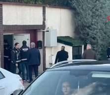 Bursa B&uuml;y&uuml;kşehir Belediye Başkanı Mustafa Bozbey'in g&ouml;zaltına alındığı anlar ortaya &ccedil;ıktı