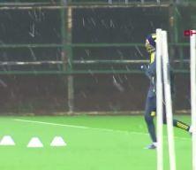 Derbi &ouml;ncesi Kadık&ouml;y&rsquo;de gerilim: Fenerbah&ccedil;e 10 oyuncuda alarmda