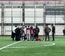 Sakatlanan takım arkadaşlarına &uuml;z&uuml;ld&uuml;ler, oyuna devam edemediler