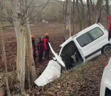 Kanser hastası babasını hastaneye g&ouml;t&uuml;r&uuml;rken kaza yaptı: 3 &ouml;l&uuml;