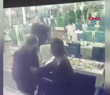 Adana'da restoranda &ouml;l&uuml;ml&uuml; silahlı kavganın g&ouml;r&uuml;nt&uuml;leri ortaya &ccedil;ıktı