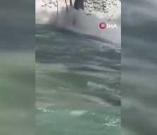 Tarsus'ta kayıp gen&ccedil; akıntıya b&ouml;yle kapıldı: Son g&ouml;r&uuml;nt&uuml;leri ortaya &ccedil;ıktı