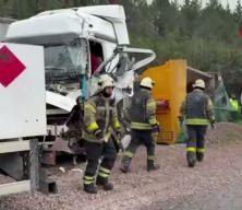 TEM Otoyolu&rsquo;nda zincirleme kaza: 2 kişi hayatını kaybetti