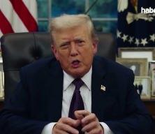 Trump&rsquo;tan tartışma yaratan vatandaşlık &ccedil;ıkışı: &ldquo;Aptal olan tek &uuml;lke biziz&rdquo;