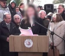 &Ouml;zkan Yalım'ın belediyede işe aldığı sevgilisinin b&uuml;st a&ccedil;ılışında konuştuğu anlar