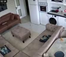 Van&rsquo;daki 5.2 b&uuml;y&uuml;kl&uuml;ğ&uuml;nde deprem anı kamerada