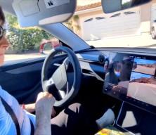 ABD'de 93 yaşındaki kadın otopilot ile seyahat etmek i&ccedil;in Tesla aldı