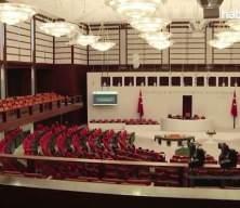 AK Parti, yoklama taktiğini kısıtlayacak TBMM İ&ccedil; T&uuml;z&uuml;k değişikliğini tamamladı