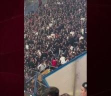 Beşiktaşlı taraftarlar derbide birbirlerine girdi!