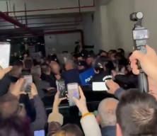 Bursa&rsquo;da CHP'lilerin se&ccedil;im provokasyonu! Camları kırarak belediyeye girdiler...