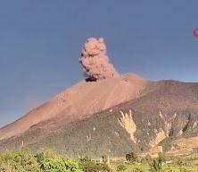 Filipinler&rsquo;deki Taal ve Kanlaon yanardağlarında patlama