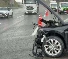 Kuzey Marmara Otoyolu'nda yağış kazayı beraberinde getirdi: 3 ara&ccedil; birbirine girdi