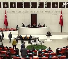 Meclis&rsquo;te doğum izni ve 15 yaş sosyal medya d&uuml;zenlemesi g&ouml;r&uuml;ş&uuml;l&uuml;yor