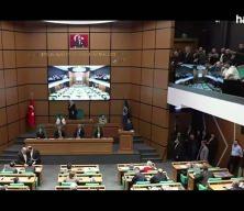 &Uuml;sk&uuml;dar Belediye Meclisi&rsquo;nde skandal: Vatandaşlar meclis salonundan &ccedil;ıkarılmak istendi