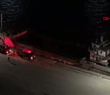 &Uuml;sk&uuml;dar'da gemiye &ccedil;arpan tekne battı; 5 kişi kurtarıldı 
