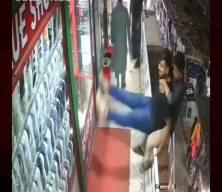 AVM'deki şaka feci şekilde son buldu! Gen&ccedil;ler metrelerce y&uuml;ksekten yere &ccedil;akıldı