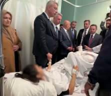 Bakanlar Kahramanmaraş'taki silahlı saldırıda yaralananları ziyaret etti