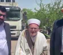 İmam hatip Şeyh İkrime'nin cuma namazı i&ccedil;in Mescidi Aksa'ya girmesi engellendi