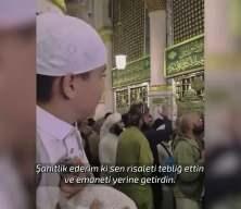 Mescid-i Nebevi'de duygulandıran selamlaşma: Kabe İmamı Yemenli &ccedil;ocuğu davet etti