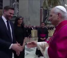 Papa ve Trump arasındaki karşılıklı atışmalar devam ediyor! K&uuml;resel bir kriz haline gelen olayda son durum...