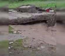Siirt&rsquo;te faciadan d&ouml;n&uuml;ld&uuml;: Sel suları bir evi yuttu