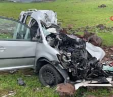 Siverek&rsquo;te tır ile hafif ticaret aracı &ccedil;arpıştı: 2 &ouml;l&uuml;, 1 yaralı