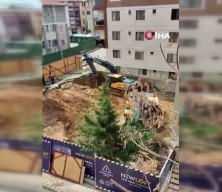 &Uuml;sk&uuml;dar Belediyesi'nin ruhsat verdiği inşaat alanında ağa&ccedil;lar kesildi