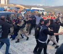 G&uuml;listan Doku soruşturmasında 7 ş&uuml;pheli adliyeye sevk edildi! Cinayet ş&uuml;phelisine yumruk