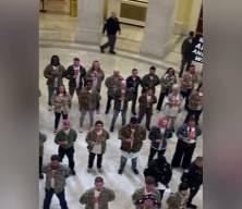 ABD kongresinde hareketli dakikalar: Savaş karşıtı gazilere g&ouml;zaltı