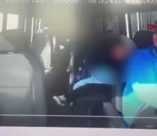 Arnavutk&ouml;y'de okul servisi ile kamyonet kafa kafaya &ccedil;arpıştı! O anlar kameralara yansıdı