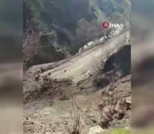 Bah&ccedil;esaray'da mahalle yolunda heyelan