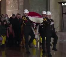 Bakan Tekin'den Anıtkabir'e ziyaret