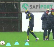 &Ccedil;eyrek final heyecanı Ziraat T&uuml;rkiye Kupası&rsquo;nda başlıyor: İlk ma&ccedil; Fenerbah&ccedil;e&rsquo;nin