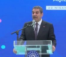 Esenler'de dev festival, 12 &uuml;lkeden yoğun katılım! Bakan Kacır festivalde m&uuml;jdeyi duyurdu