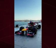 Formula 1 pilotu Tsunoda&rsquo;dan İstanbul&rsquo;da simit keyfi