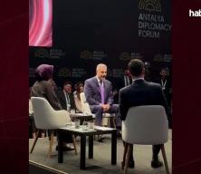 Gen&ccedil;lerden Bakan Fidan'a zor soru: 'Bunu cevaplayamam' dedi, alkış koptu