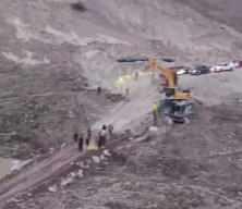 Heyelan sonrası kapanan Hakkari-Van yolu kısmen a&ccedil;ıldı