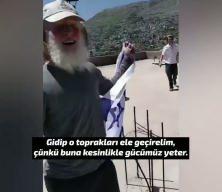 İsrailli haydutlar yine rahat durmadı: Şarkılar eşliğinde Suriye sınırına girip bayrak a&ccedil;tılar!